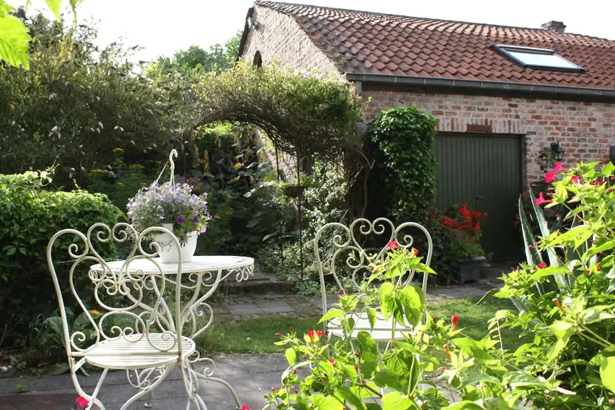 De tuin van het atelier